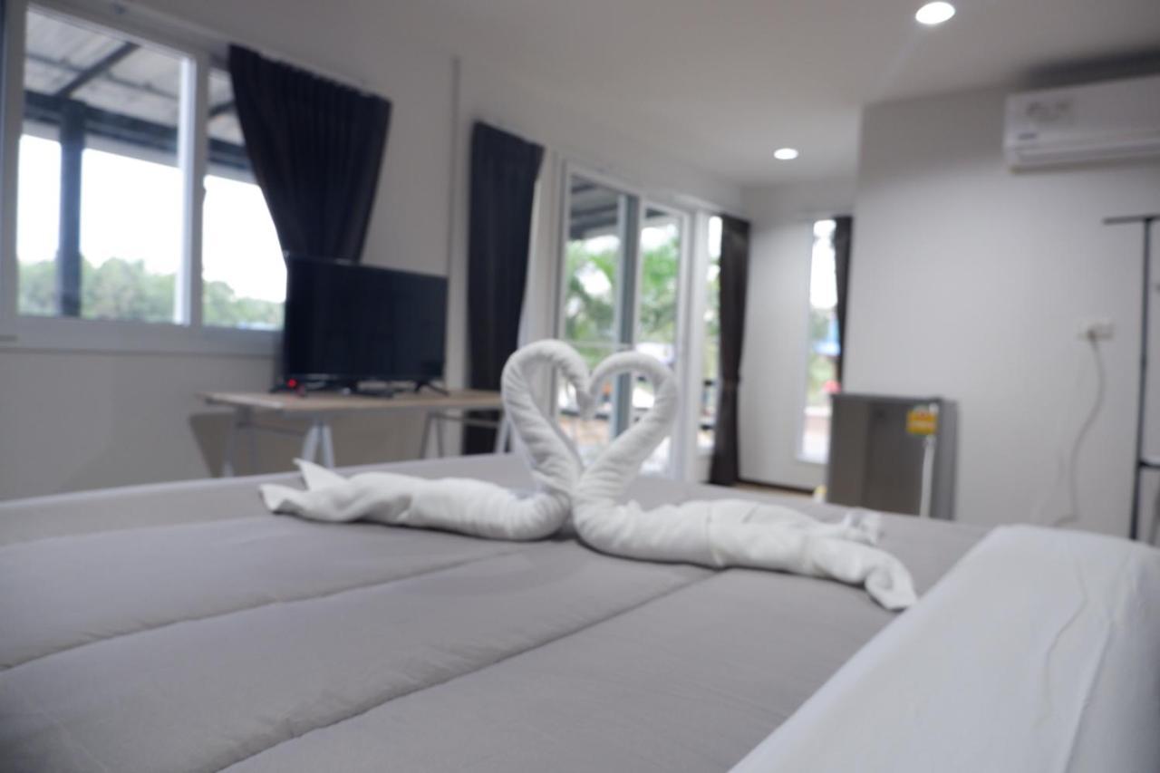 Baantia Chomtawan Bed and Breakfast Surat Thani Exteriör bild