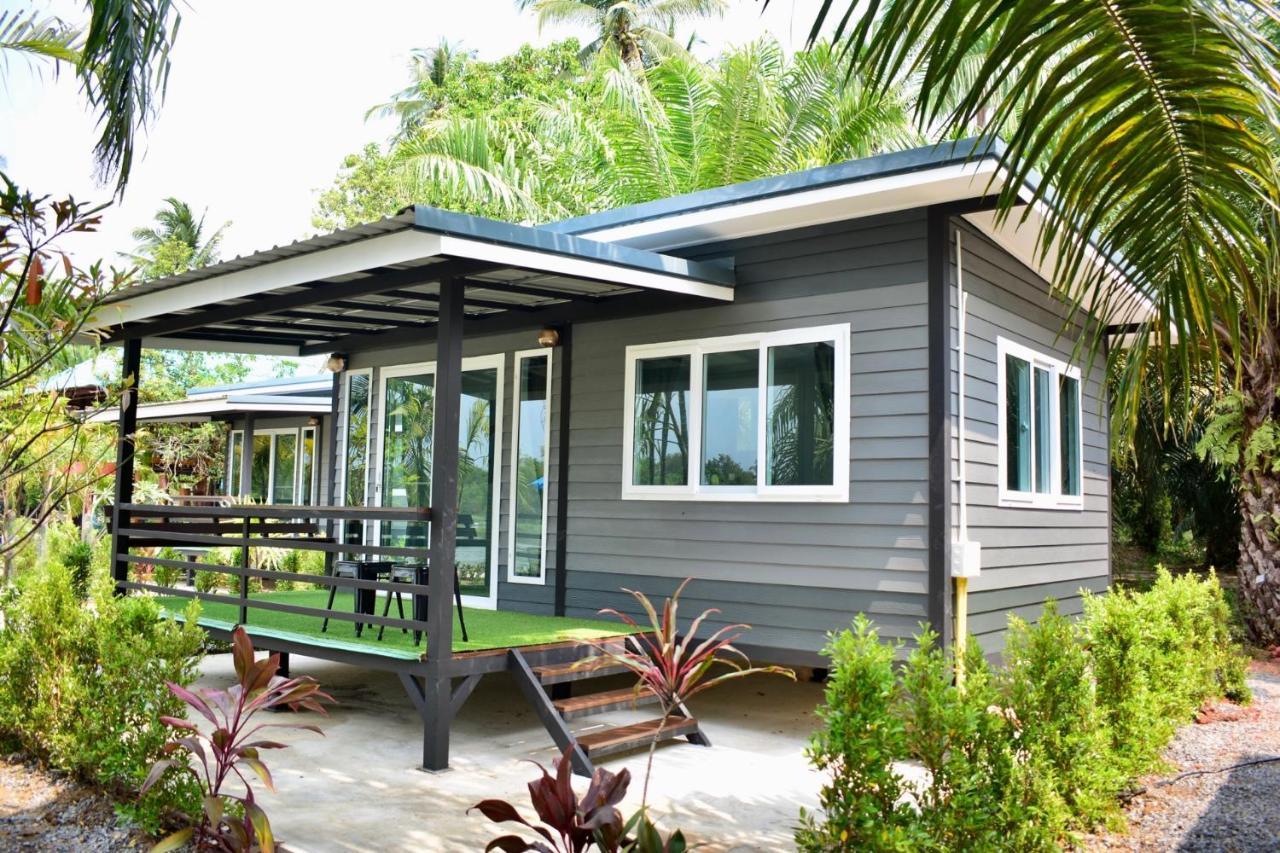 Baantia Chomtawan Bed and Breakfast Surat Thani Exteriör bild
