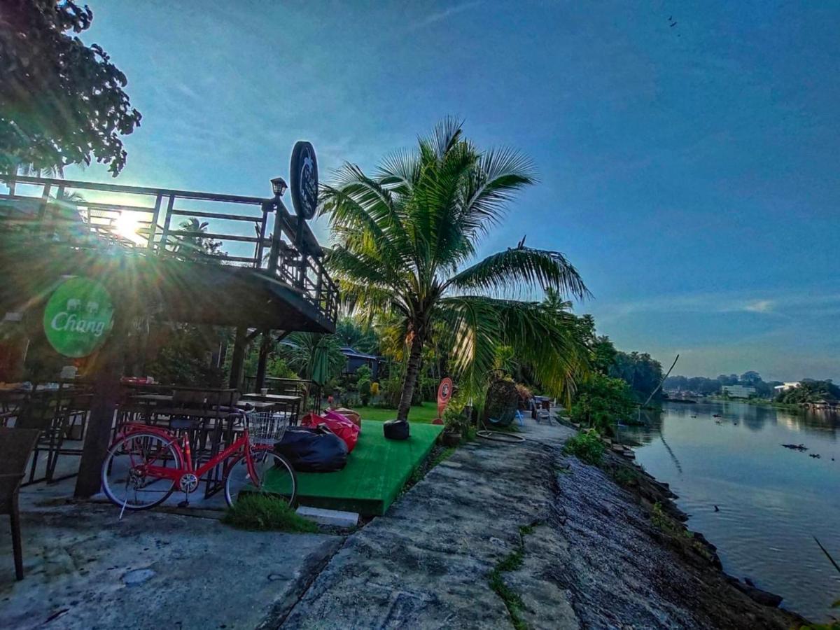 Baantia Chomtawan Bed and Breakfast Surat Thani Exteriör bild