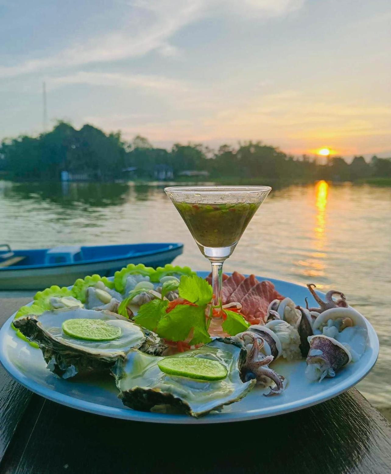 Baantia Chomtawan Bed and Breakfast Surat Thani Exteriör bild